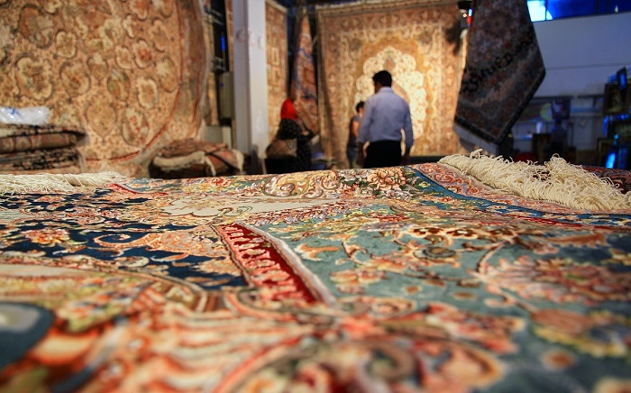 rugs - PERSIAN RUGS VS. ORIENTAL DIFFERENCE